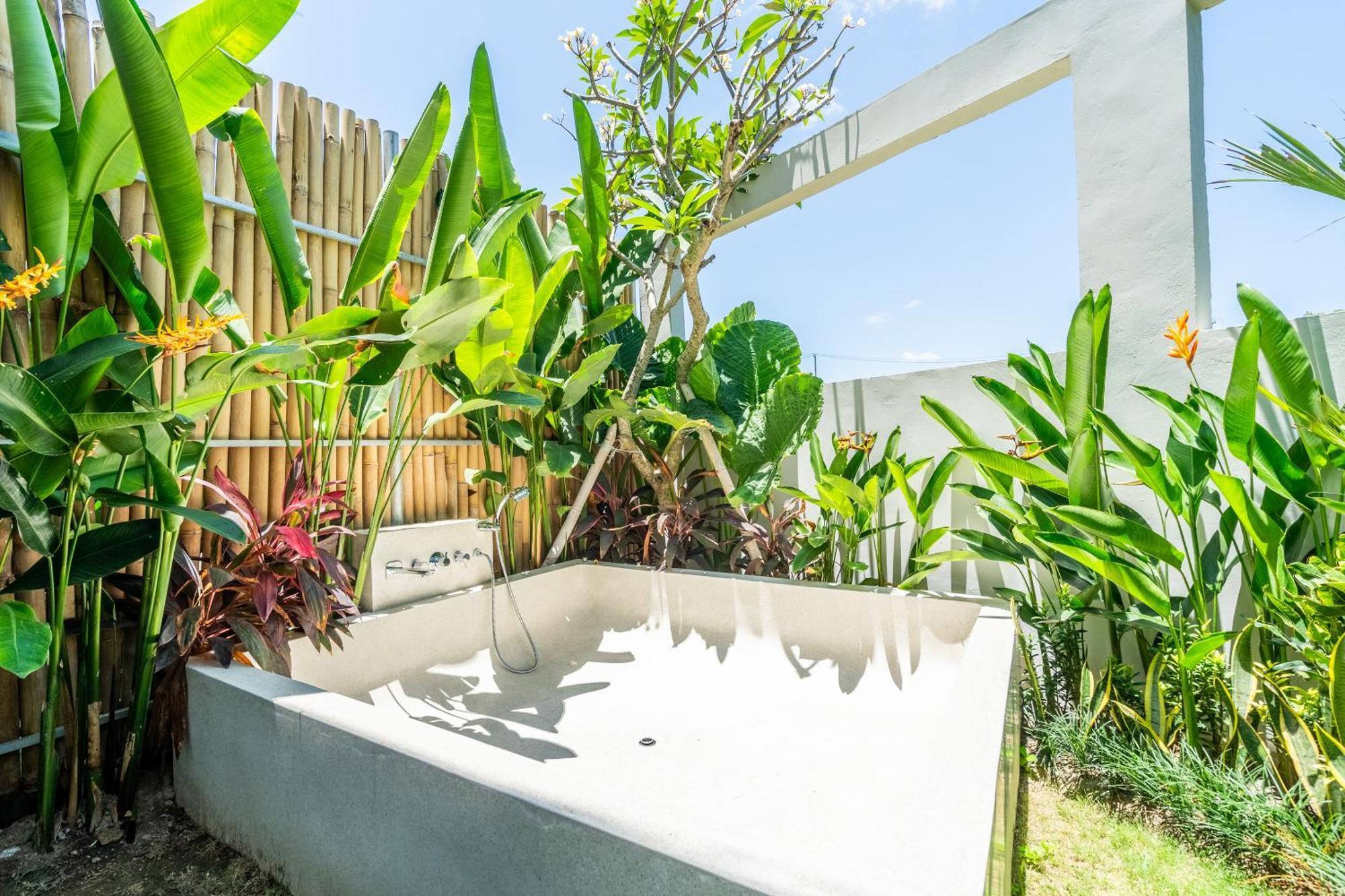 The R Apartments Pererenan Canggu Eksteriør bilde